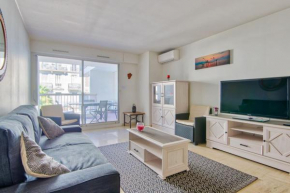 1br w AC and terrace in the heart of Toulon near train station Welkeys